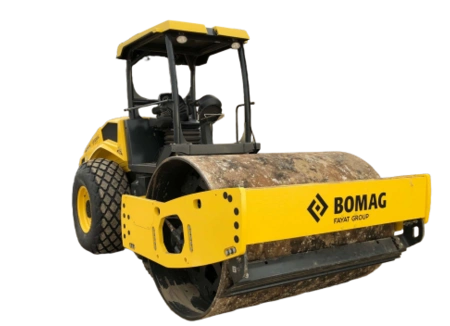Каток грунтовый 12 т Bomag BW 213
